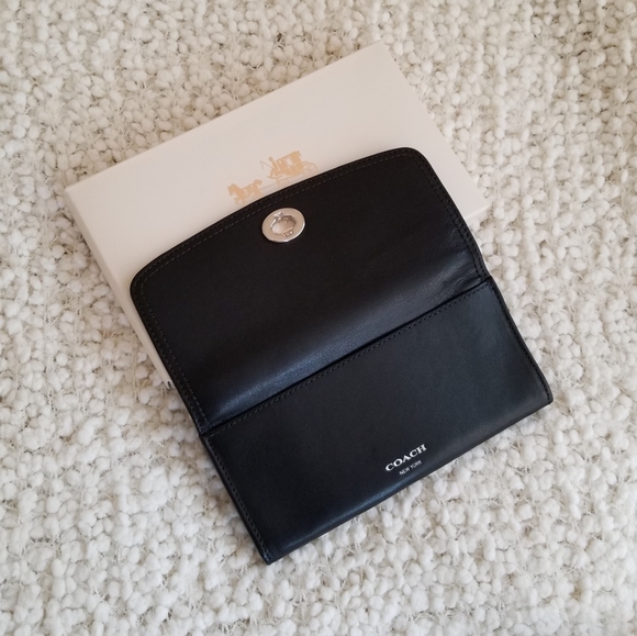 Coach Wallet - Picture 5 of 9